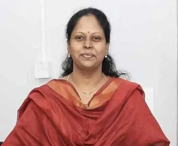 విధుల్లో నిర్లక్ష్యం.. 50 మంది టీచర్లకు నోటీసులు.!