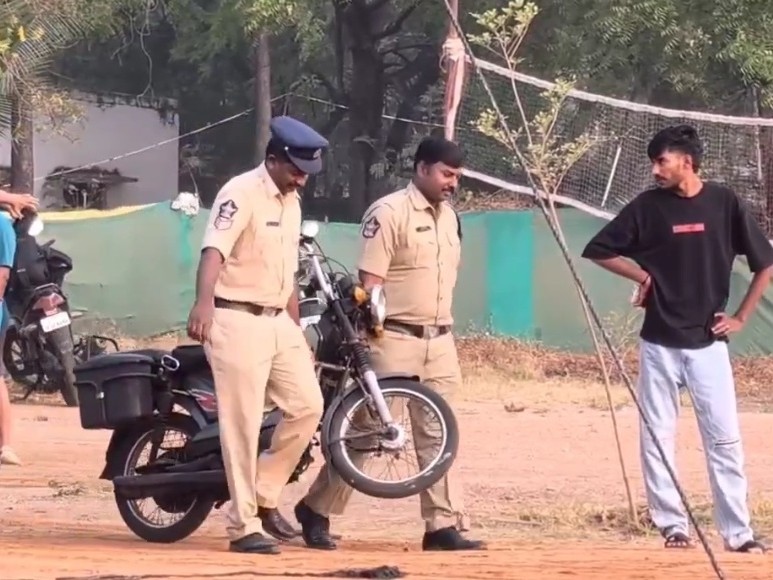 నరసరావుపేటలో పోలీసుల కార్డెన్ సెర్చ్