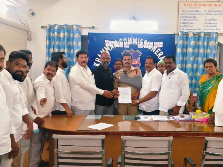 ‘మంత్రిపై అనుచిత వ్యాఖ్యలు చేసిన జర్నలిస్ట్ పై చర్యలు తీసుకోవాలి’