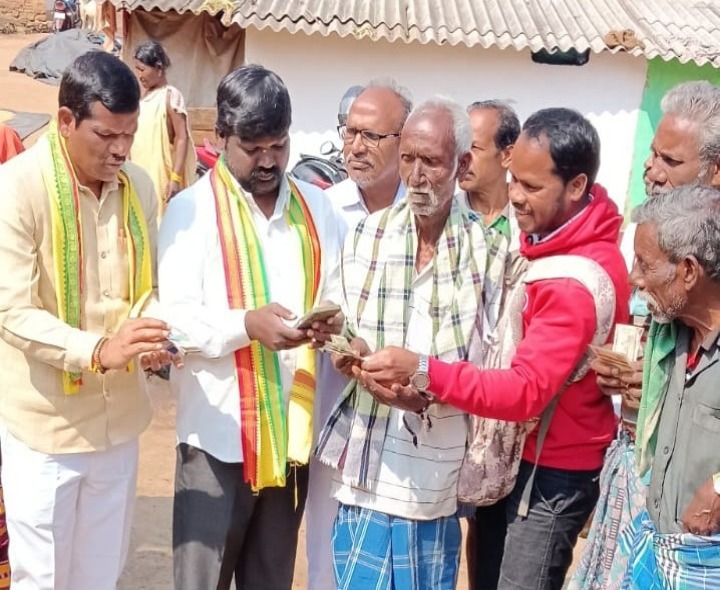 ఇంటింటికీ  ఎన్టీర్ భరోసా పెన్షన్ల పంపిణీ