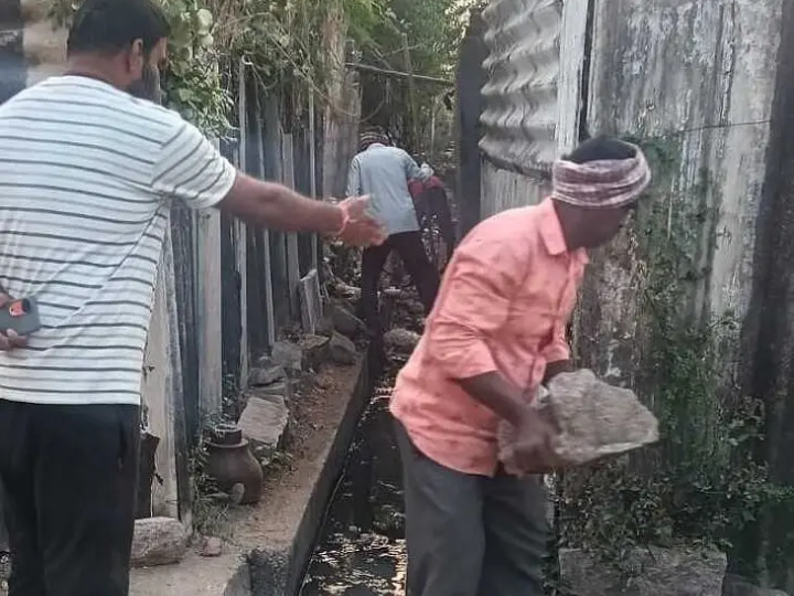 పారిశుద్ధ్య పనులను పరిశీలించిన కౌన్సిలర్