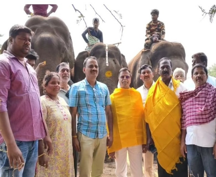 కుంకీ ఏనుగులకు ప్రత్యేక పూజలు