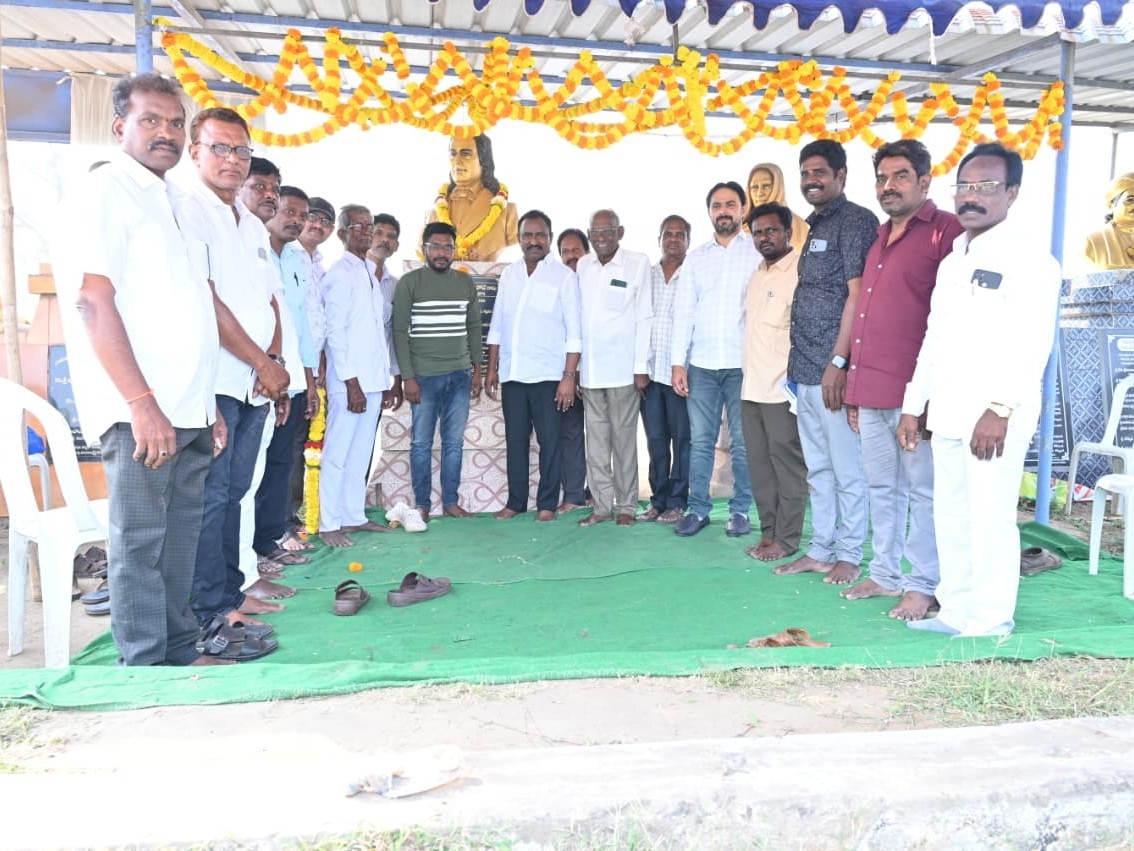 సమాజాభివృద్ధిలో టైలర్ల కీలక పాత్ర: ఎమ్మెల్యే