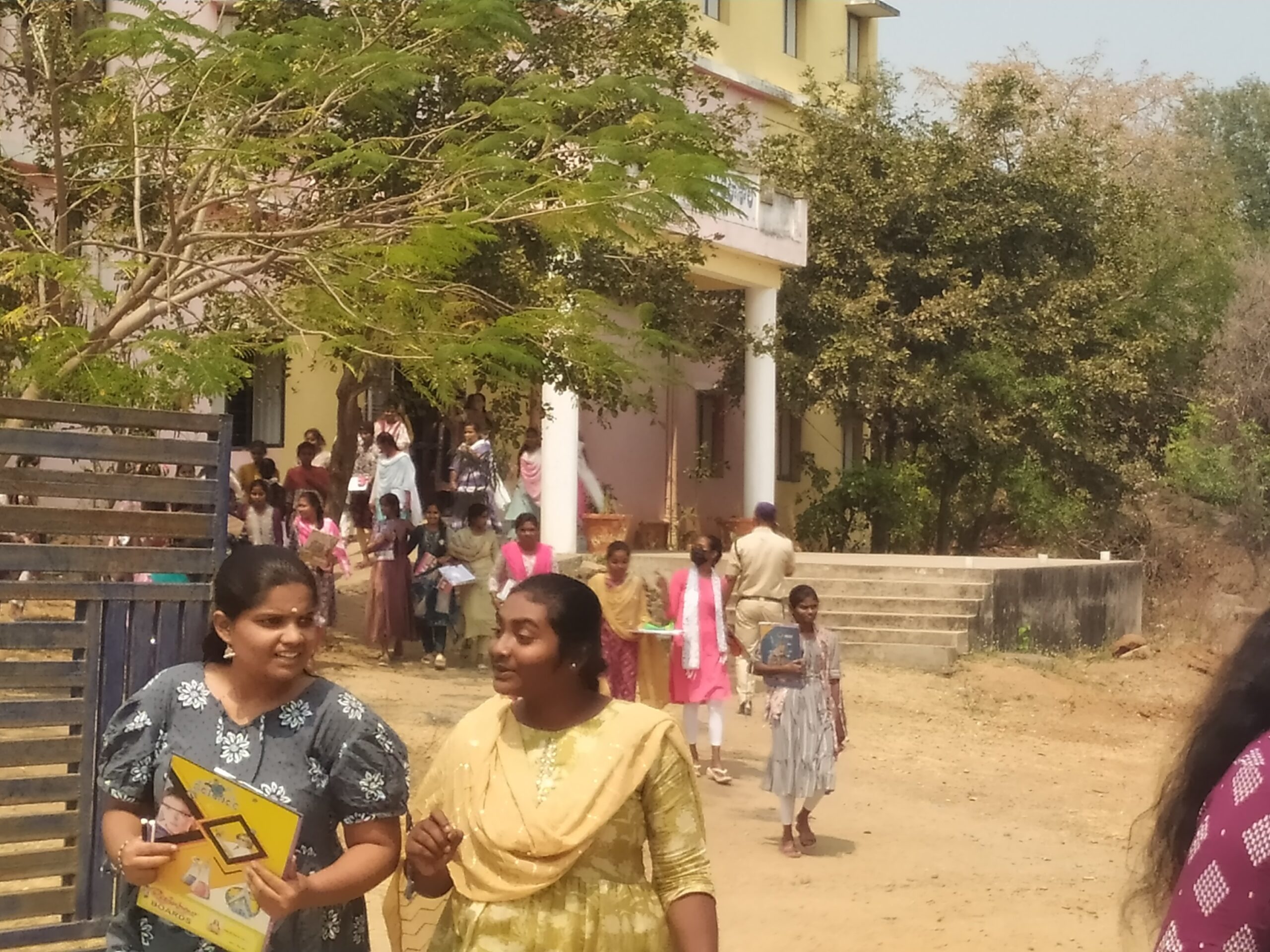 ఇంటర్ పరీక్షకు 98 శాతం హాజరు