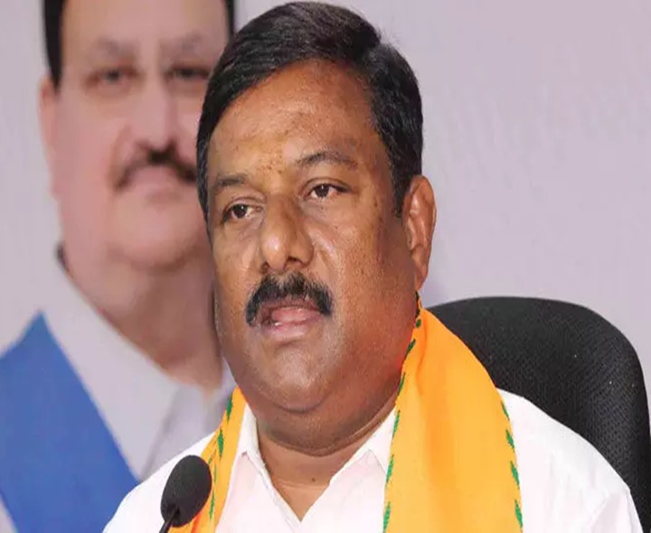 ఒవైసీ చేతిలో రేవంత్ సర్కార్ స్టీరింగ్: ఏలేటి