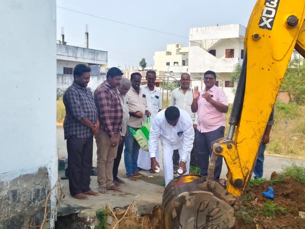 19వ డివిజన్లో సైడ్ డ్రైనేజీ నిర్మాణానికి శ్రీకారం