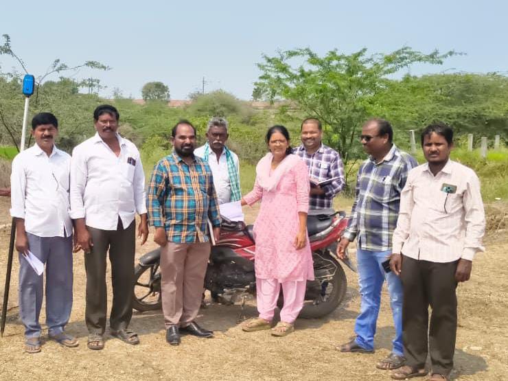 షాదీఖానా నిర్మాణానికి స్థలం అప్పగింత