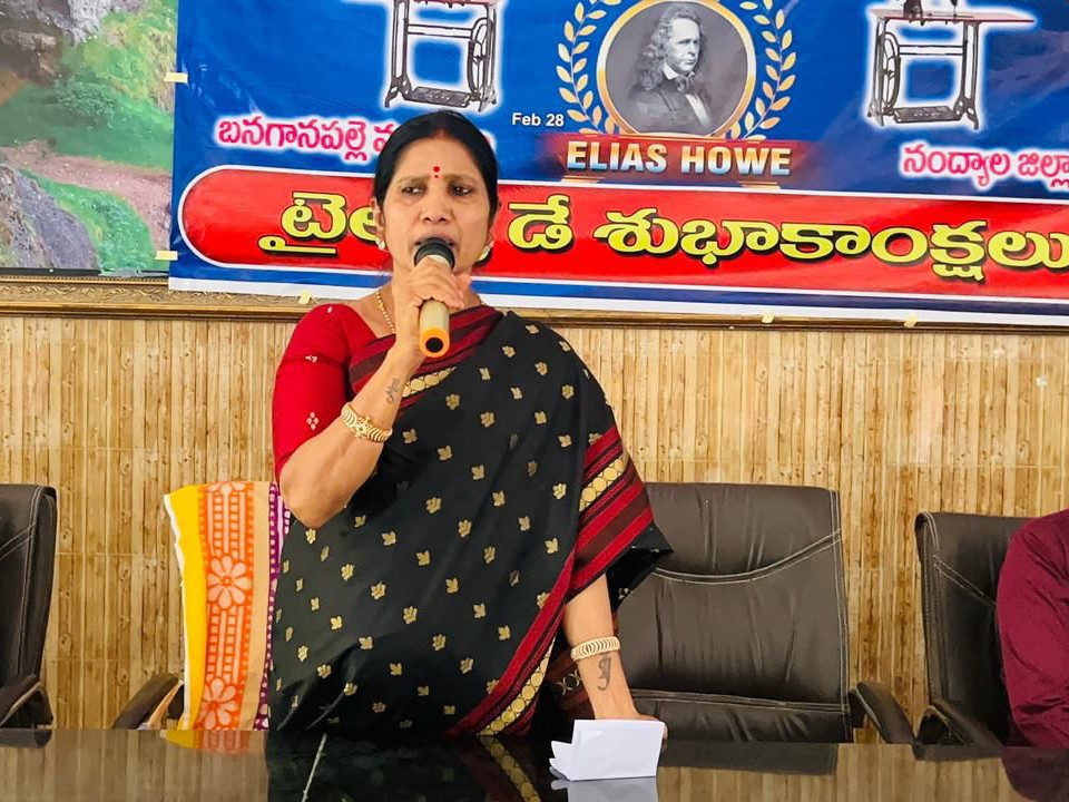 టైలర్స్ డే వేడుకలలో పాల్గొన్న బీసీ