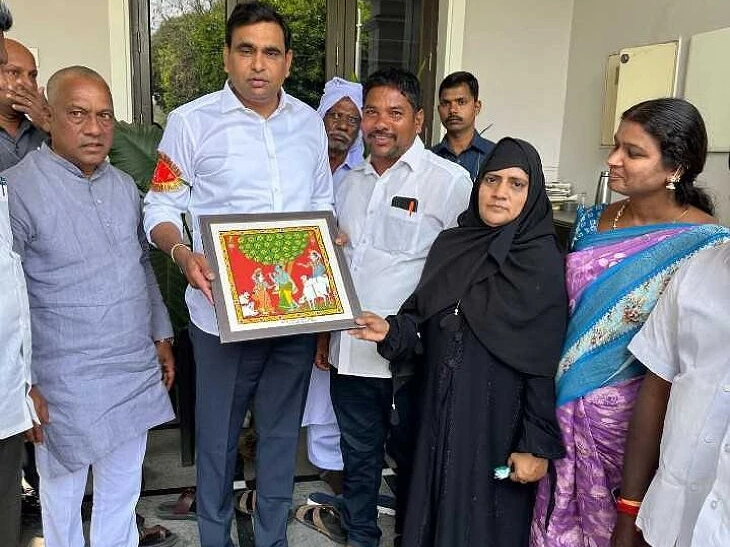 చేర్యాల పట్టణ అభివృద్ధికి కట్టుబడి ఉండాలి: ఎంపీ