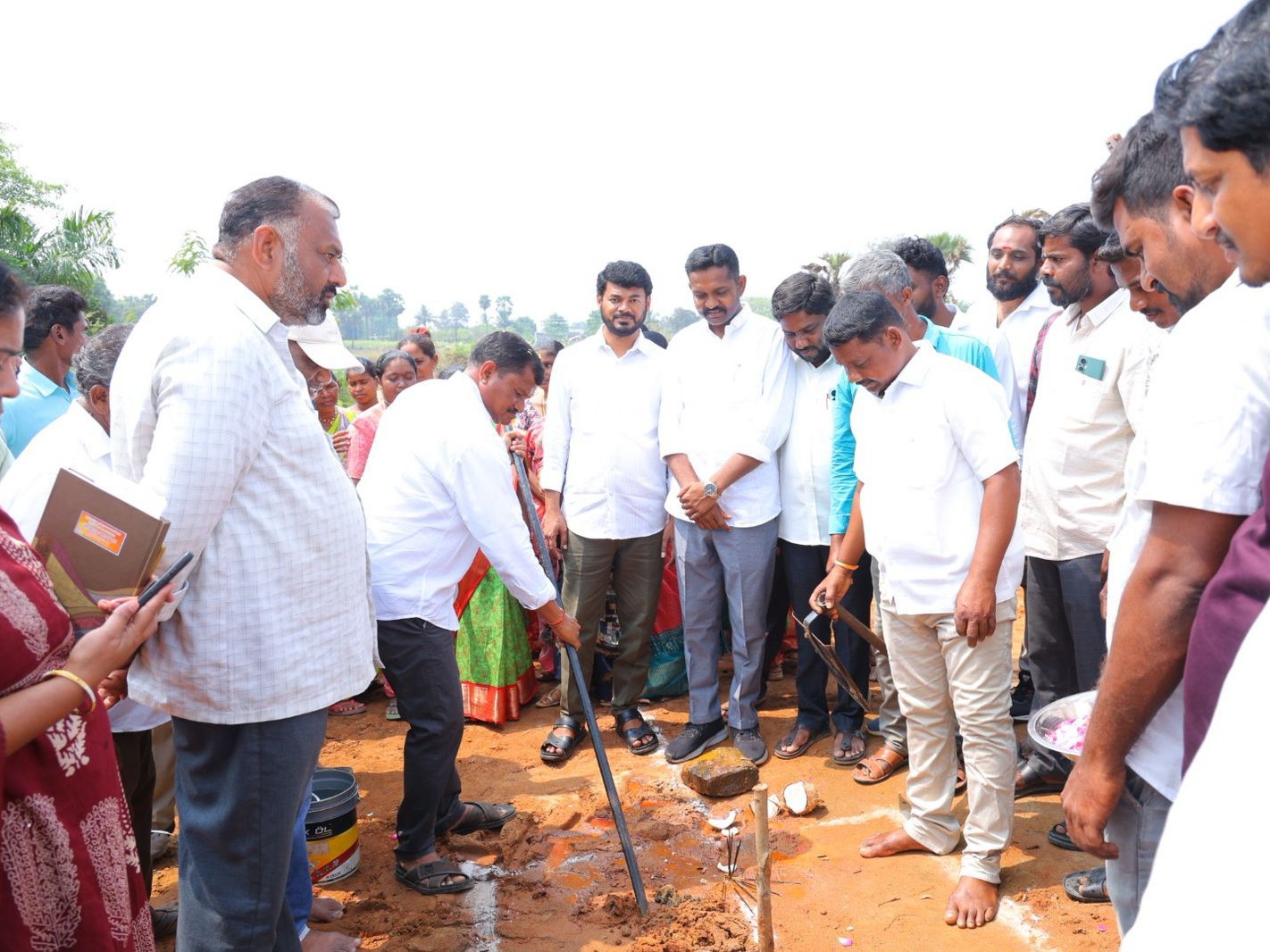 నియోజకవర్గాన్ని అభివృద్ధి చేయడమే లక్ష్యం ఎమ్మెల్యే