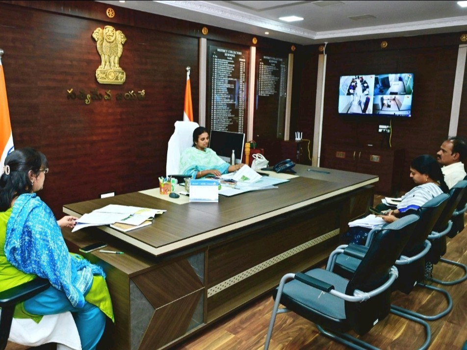 ‘పచ్చదనాన్ని పెంచేలా మొక్కల పెంపకం చేపట్టాలి’