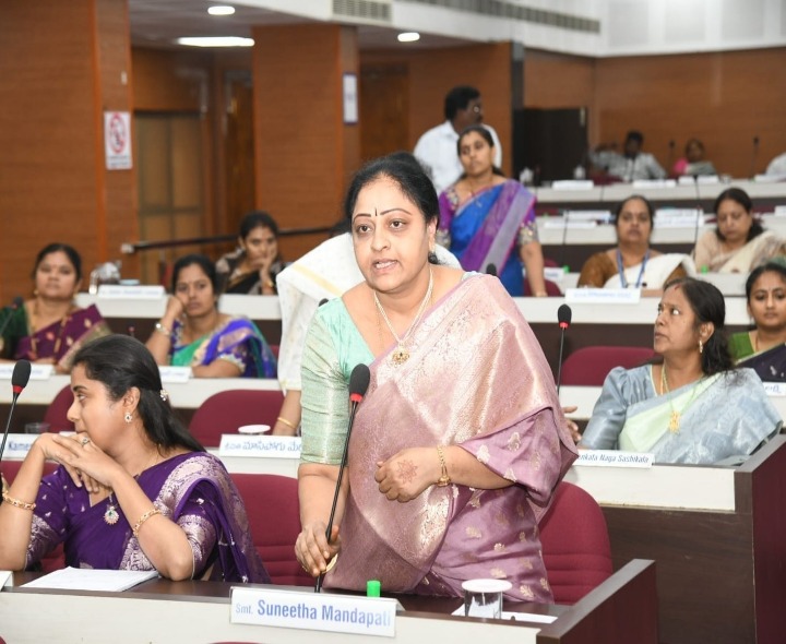 ‘మంజూరైన పనులను ప్రారంభించాలి’