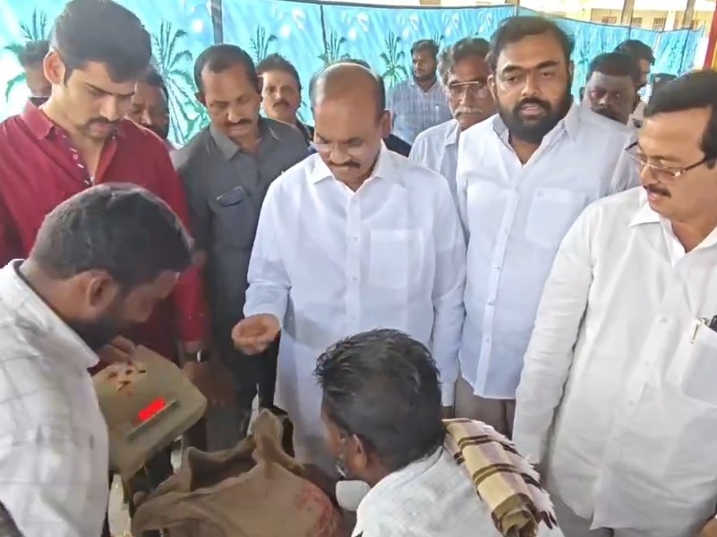 శనగ కొనుగోలు కేంద్రాన్ని ప్రారంభించిన ఎమ్మెల్యే