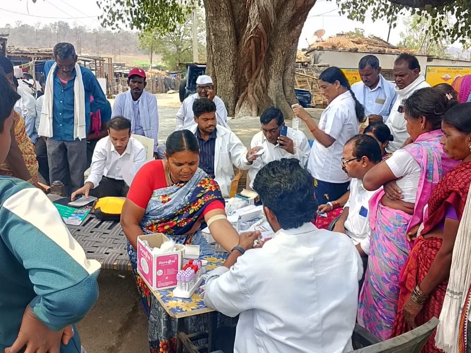 పరంధోలి, ముకదంగూడా గ్రామాల్లో ఉచిత వైద్య శిబిరం