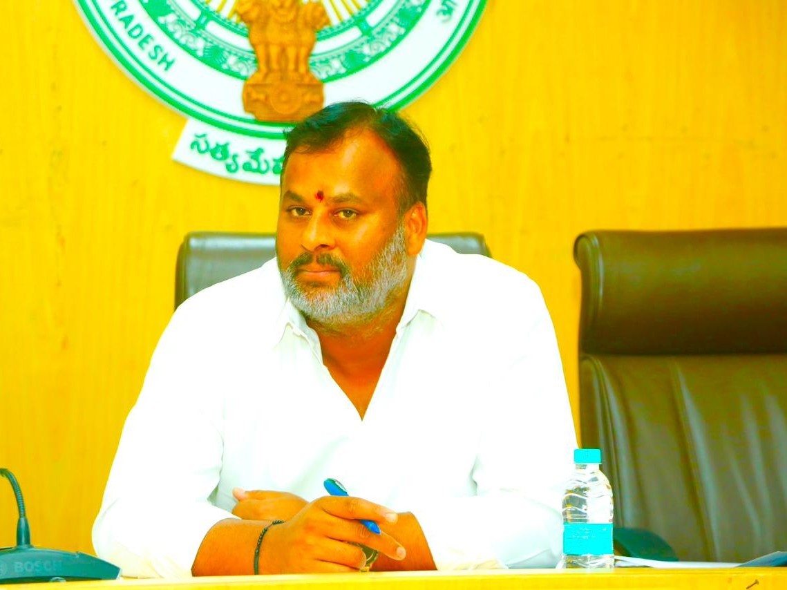 సామర్లకోట పేలుడు ఘటనపై మంత్రి ఆవేదన