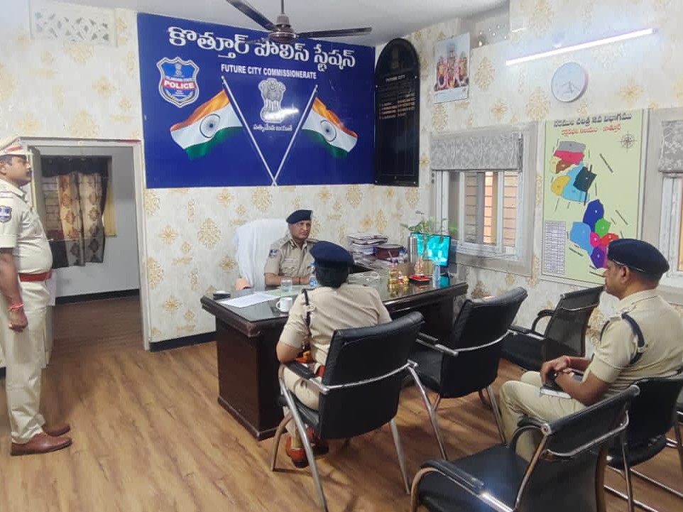 కొత్తూరు పీఎస్‌ను ఆకస్మిక తనిఖీ చేసిన సీపీ