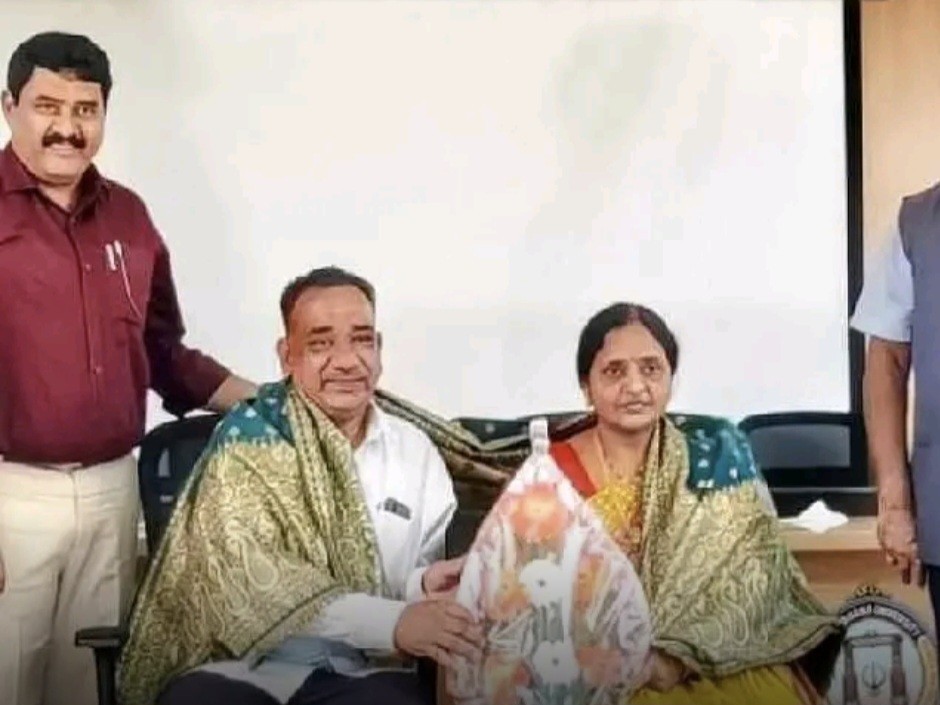 శాతవాహన అసిస్టెంట్ రిజిస్ట్రార్ ప్రసాద్ ఉద్యోగ విరమణ