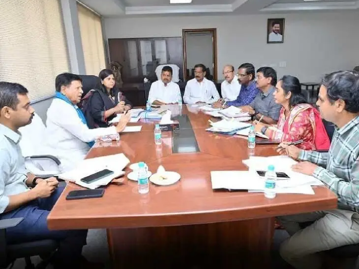 ‘గోడౌన్లు సిద్ధం చేయాలి’