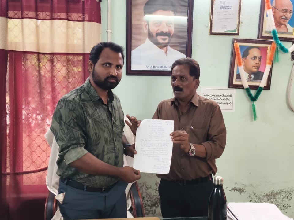 కాంట్రాక్ట్ బస్తీ సమస్యలు పరిష్కరించాలని కమిషనర్‌కు వినతి