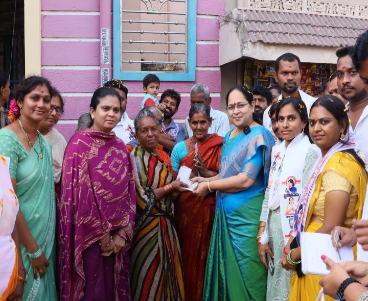 స్పౌజ్ పెన్షన్లు మంజూరు చేసిన ఎమ్మెల్యే