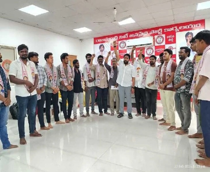 జనసేన పార్టీలోకి భారీగా చేరికలు