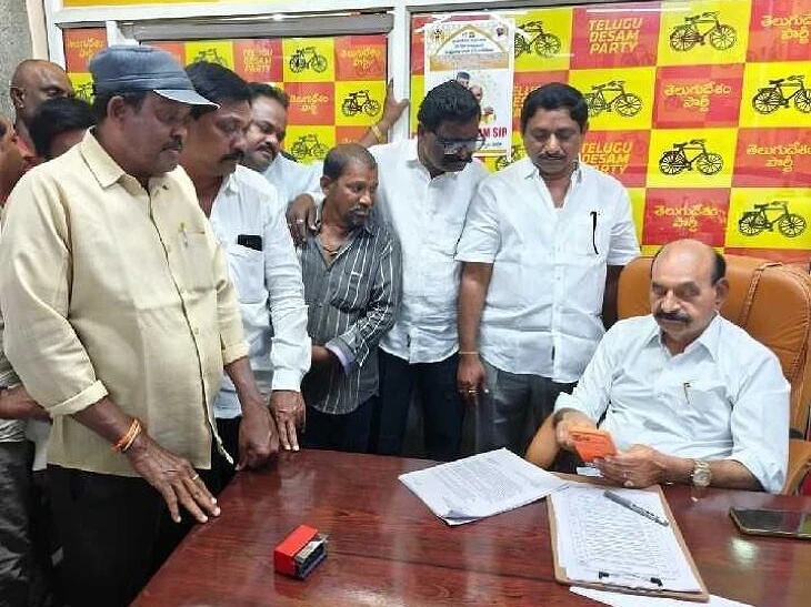 ప్రజా దర్బార్ నిర్వహించిన మంత్రి