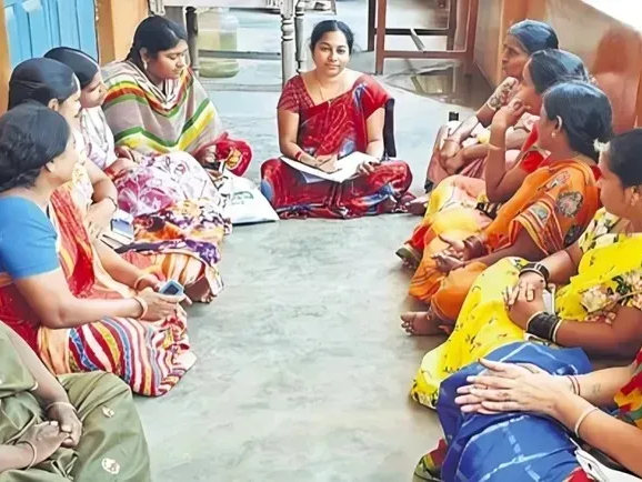 డ్వాక్రా మహిళలకు రుణాలు..!