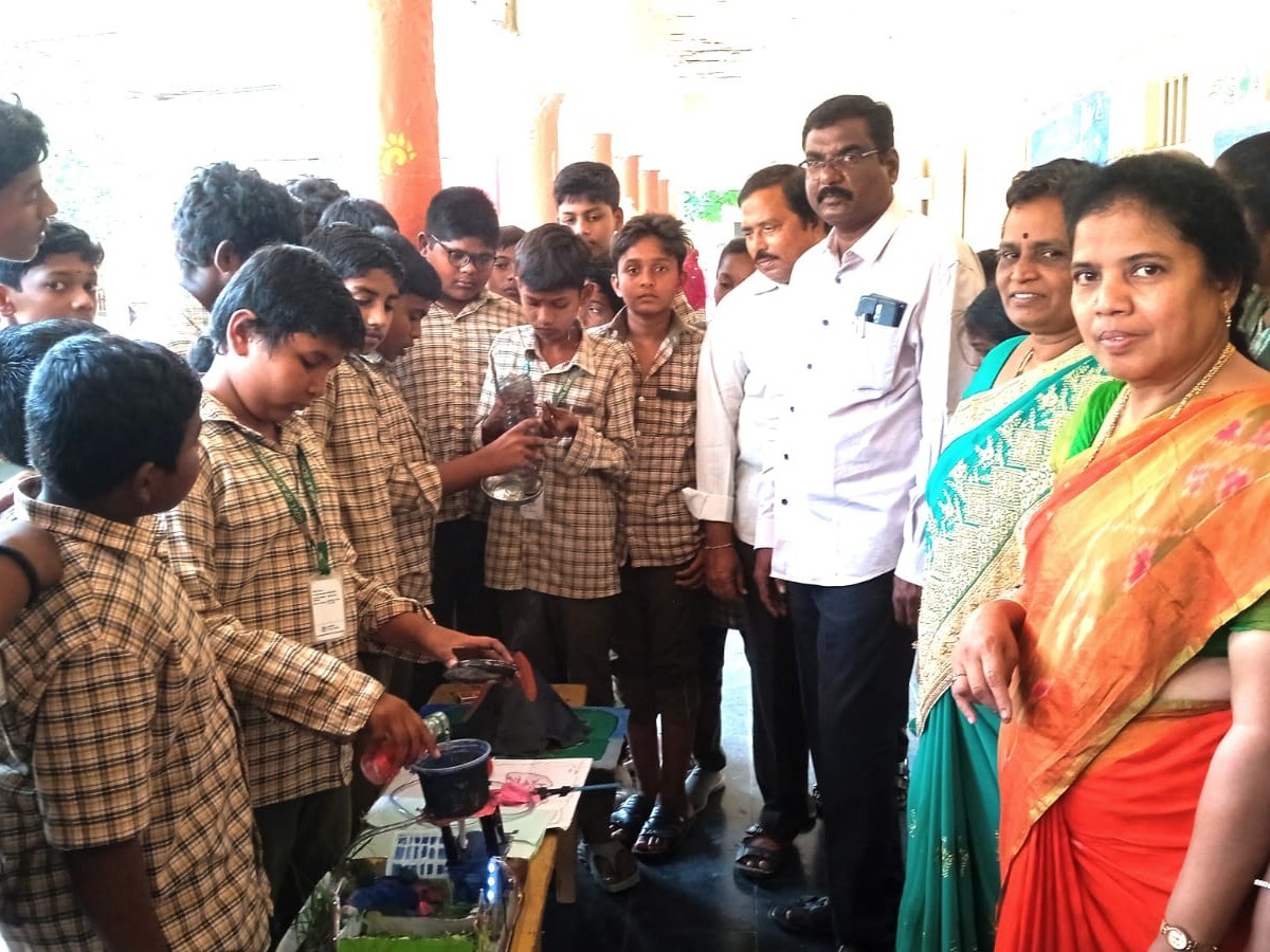 వీరులపాడులో సైన్స్ డే వేడుకలు