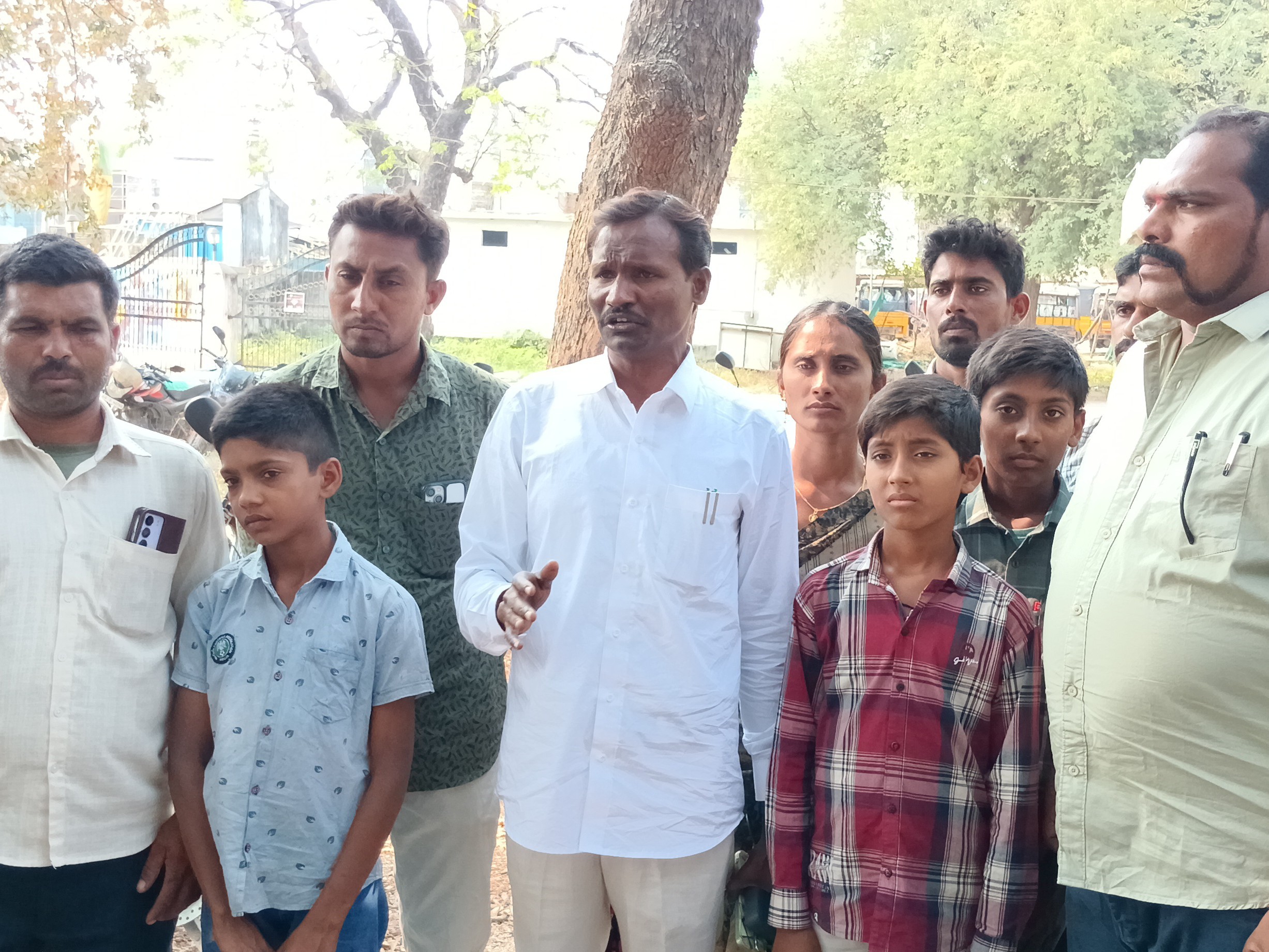 బాధిత కుటుంబానికి న్యాయం చేయాలి: హుస్సేన్