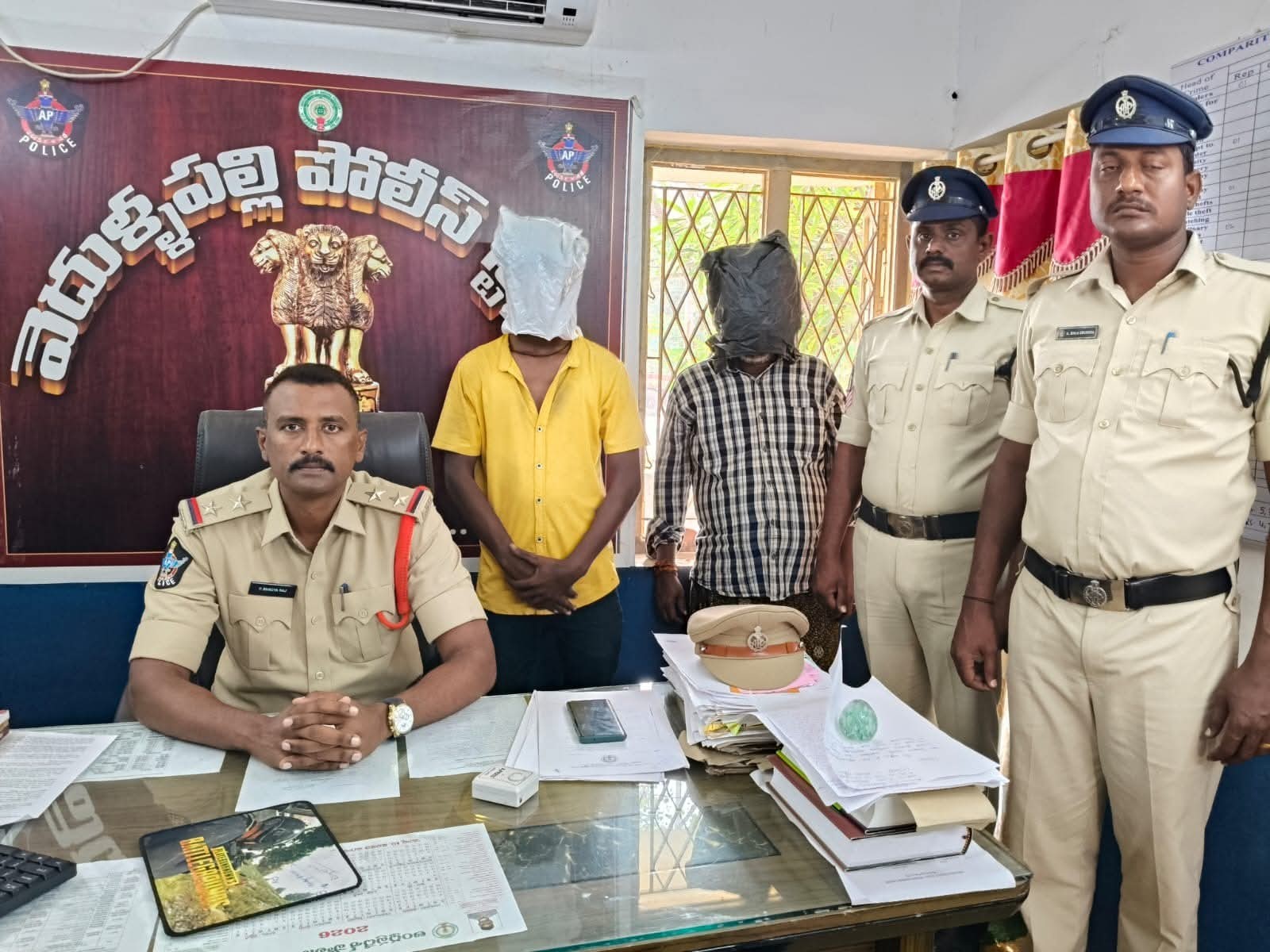 దొంగతనానికి పాల్పడిన నిందితులను గుర్తించిన పోలీసులు