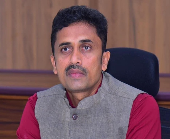 ఉపాధి హామీ పనులు వేగవంతం చేయాలి: కలెక్టర్