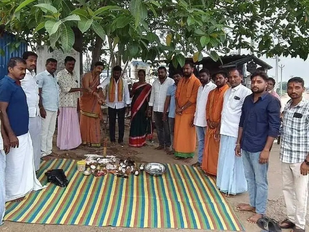 చత్రపతి శివాజీ విగ్రహ ఏర్పాటుకు భూమి పూజ