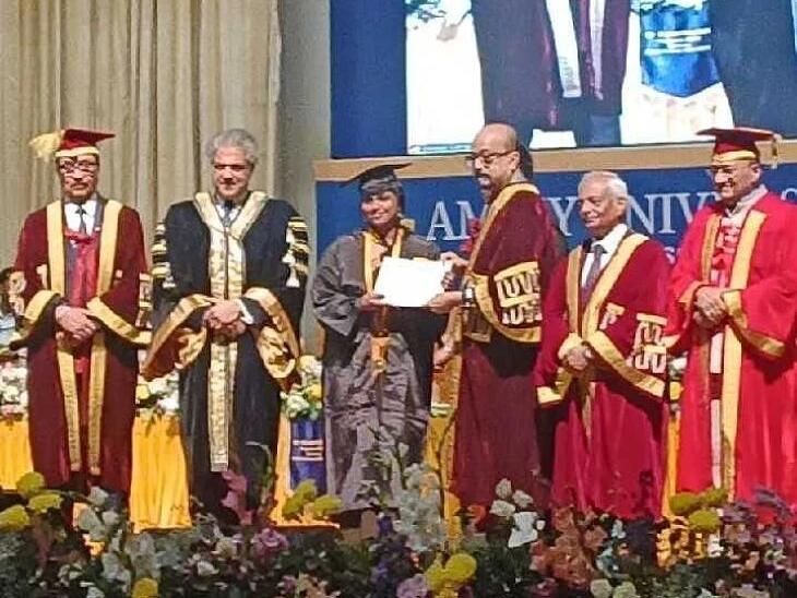 యూనివర్సిటీ టాపర్‌గా తల్లాడ విద్యార్థిని