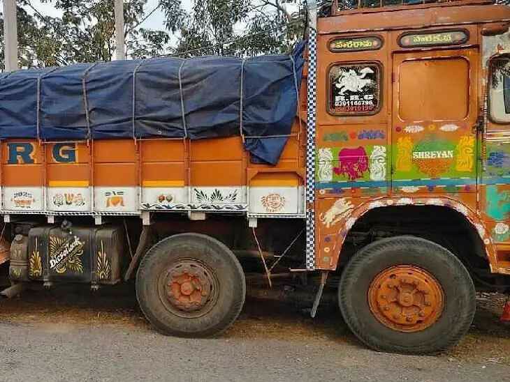 నిరాటంకంగా ఇసుక అక్రమ రవాణా