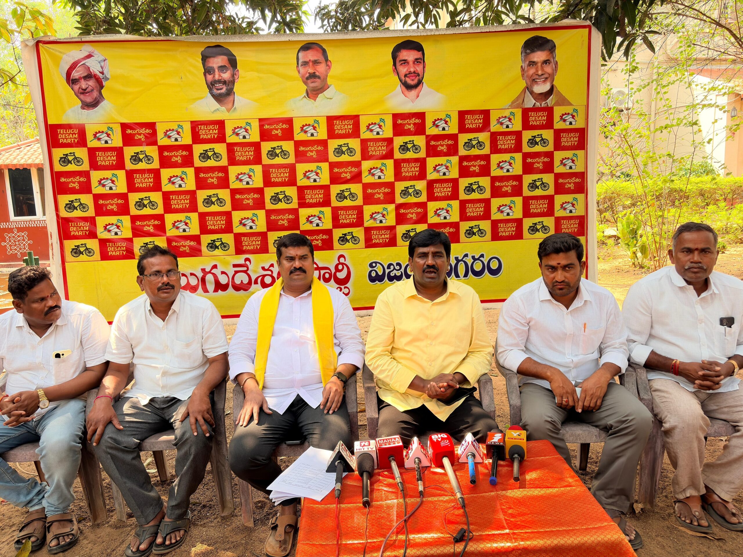 ‘రహదారుల నిర్మాణం కొరకు నిధులు మంజూరు’