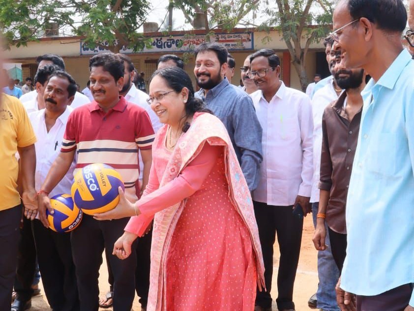 క్రీడలు క్రమశిక్షణకు, ఆత్మవిశ్వాసానికి ప్రతీకలు: ఎమ్మెల్యే