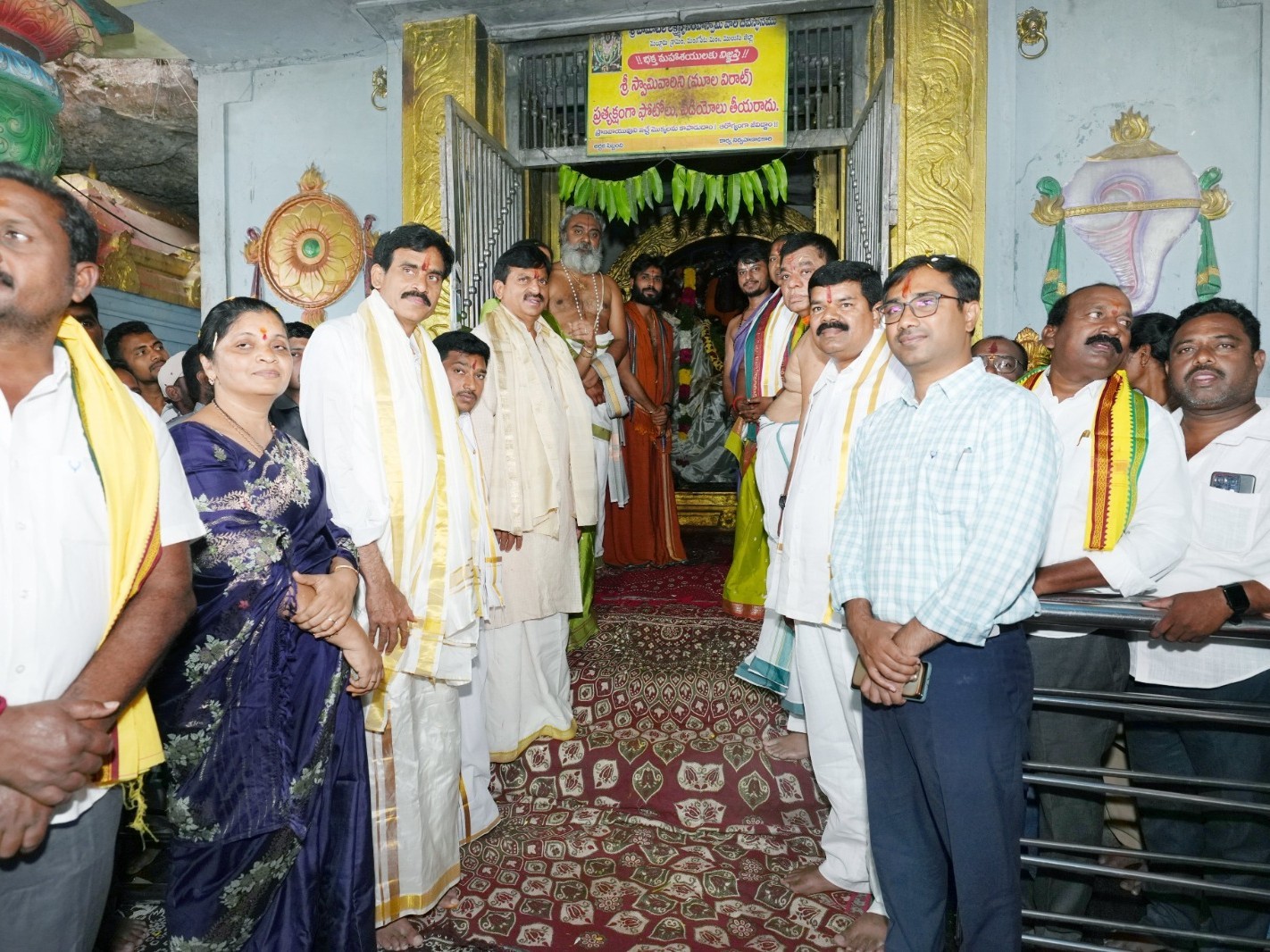 హేమాచల లక్ష్మీ నరసింహ స్వామి సన్నిధిలో మంత్రి పొంగులేటి