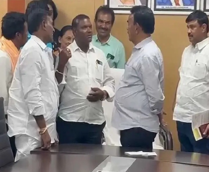 ఆదివాసీల సమస్యలపై మంత్రికి వినతి