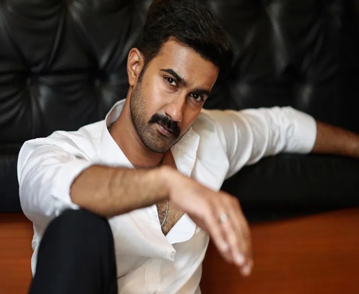 సంతోష్ లైన్‌లో నాలుగు సినిమాలు..!