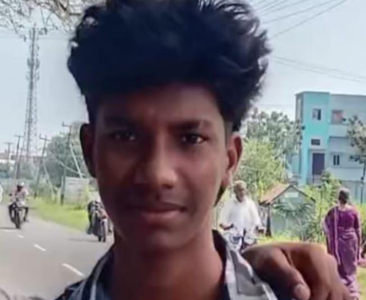 ఇసుక ట్రాక్టర్ బోల్తా.. ఇంటర్ విద్యార్థి మృతి