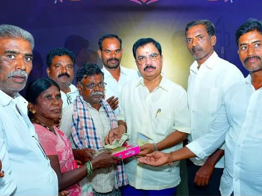 అనాథ యువతి పెళ్లికి ఎమ్మెల్యే సాయం