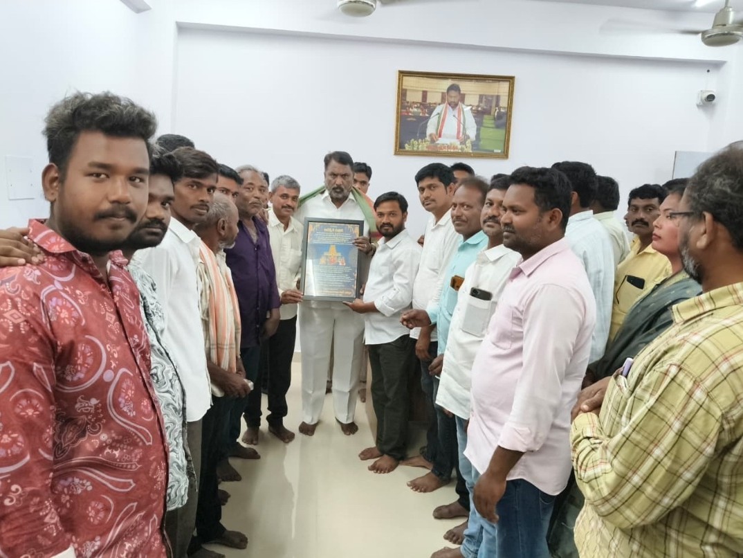 గంగమ్మతల్లి మహోత్సవాలకు మంత్రికి ఆహ్వానం