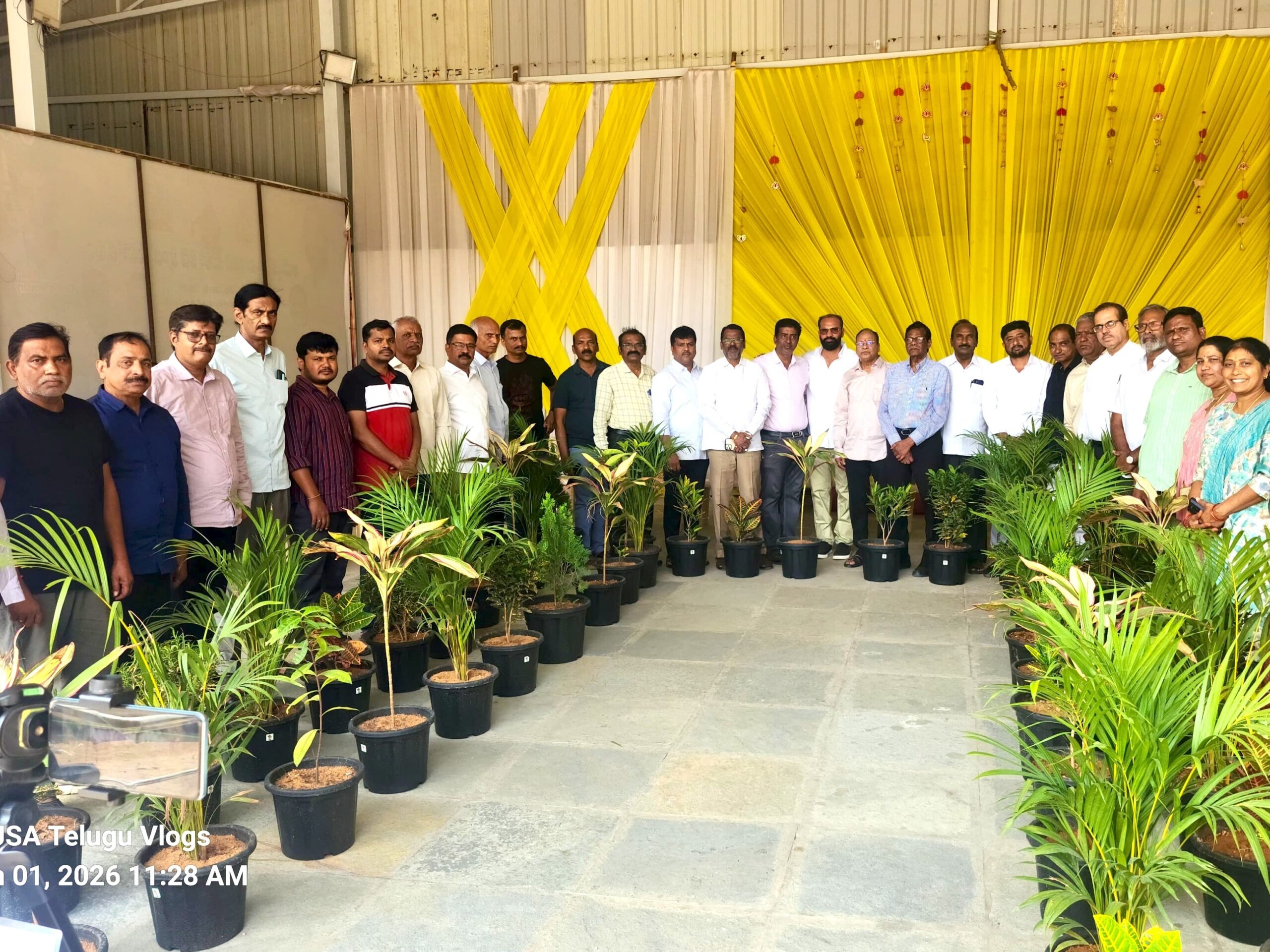 HMT కాలనీలో మొక్కల పంపిణీ కార్యక్రమం