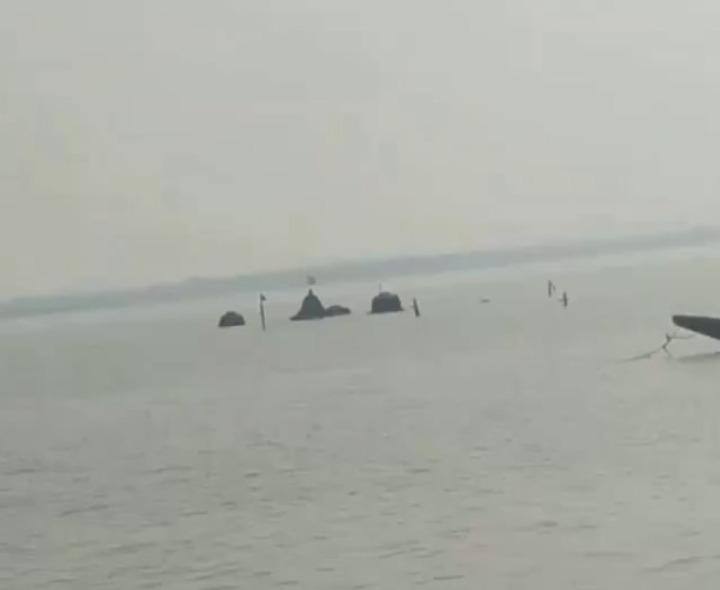 బ్యాక్ వాటర్ తగ్గడంతో సంగమేశ్వర ఆలయం దర్శనం