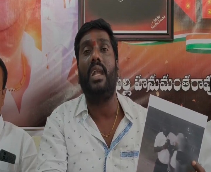 సంచలన ఆరోపణ.. గొడ్డలితో చంపాడానికి స్కెచ్..!