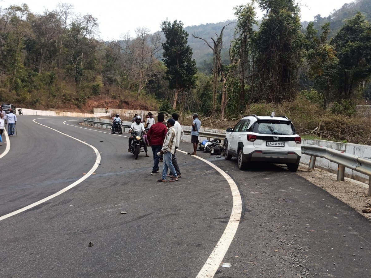 చింతాలమ్మ ఘాట్ రోడ్డులో ప్రమాదం
