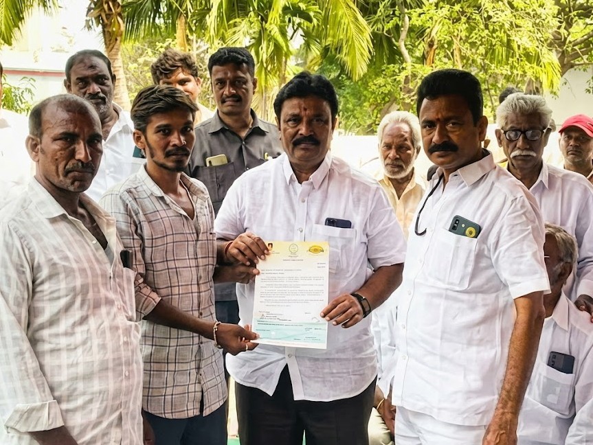 నందికొట్కూరులో సీఎంఆర్ఎఫ్ చెక్కుల పంపిణీ