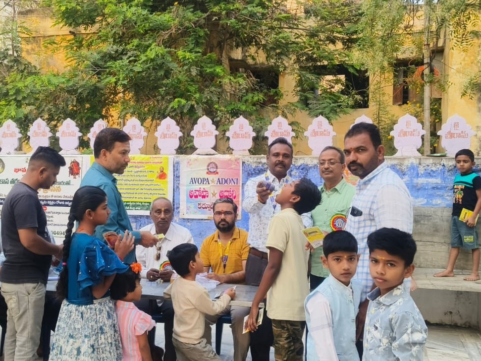 స్వర్ణామృత ప్రాసనం మందుల పంపిణీ