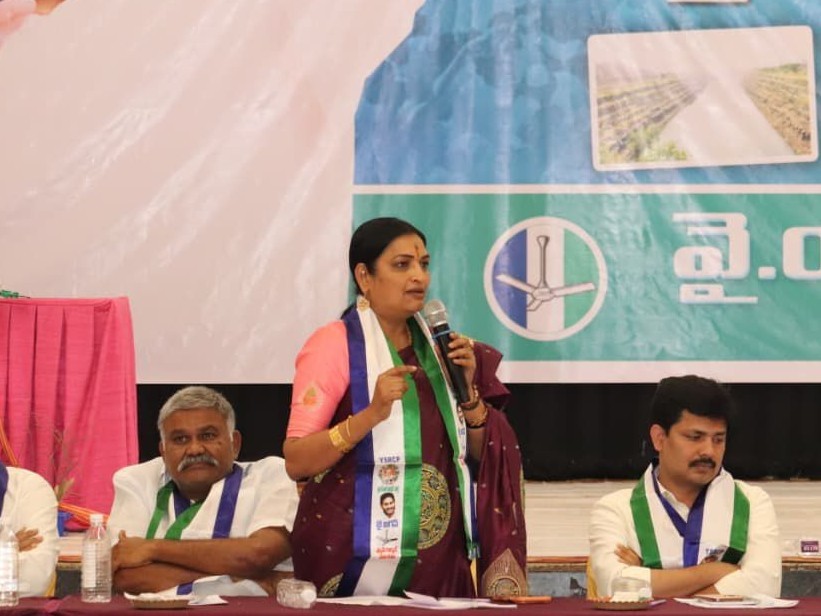 రాయలసీమ ప్రాజెక్టు ఆగితే ఉద్యమం తప్పదు: ఉషశ్రీ