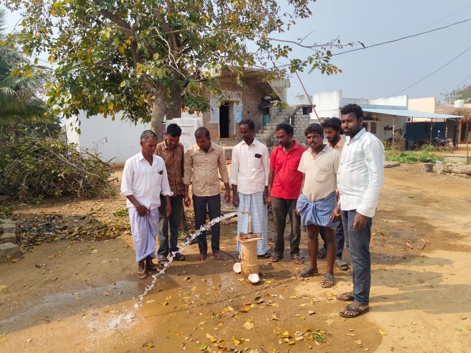 తాగునీటి సమస్యను తీర్చిన సర్పంచ్